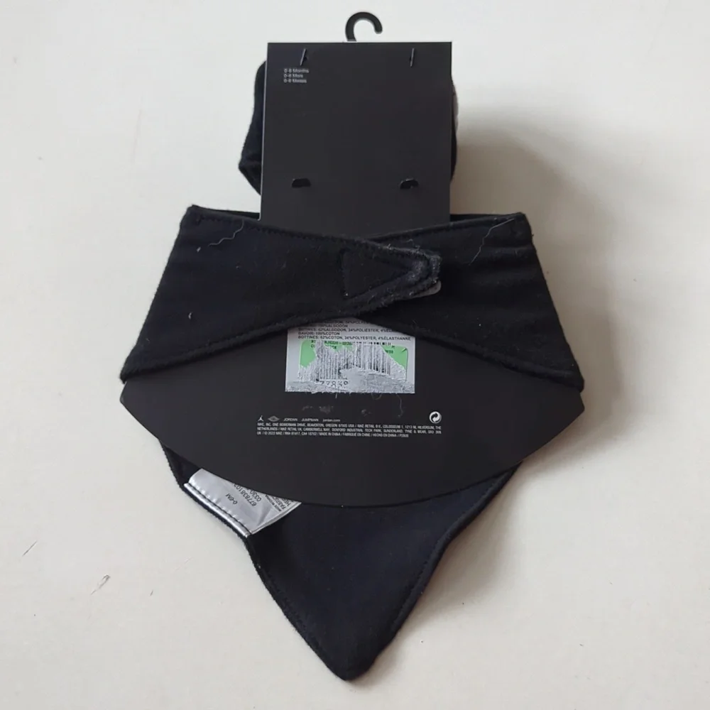 NIKE Baby Booties and Bandana Gift Set Newborn 0-6 months Air Jordan BLACK